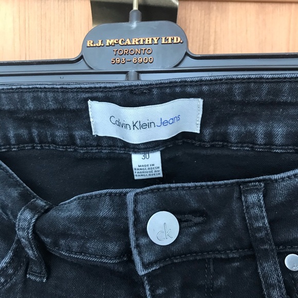 Calvin Klein Jeans - Picture 2 of 4